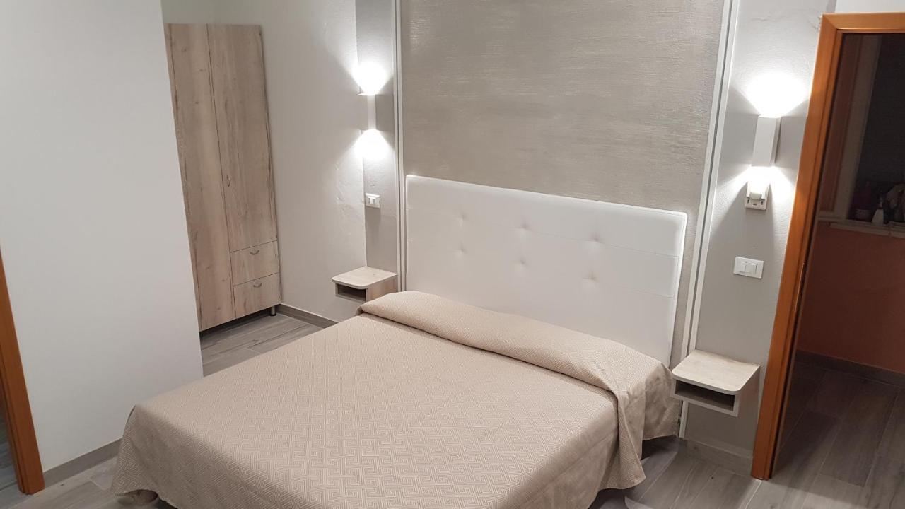 Albergo Paris Соттомарина Экстерьер фото