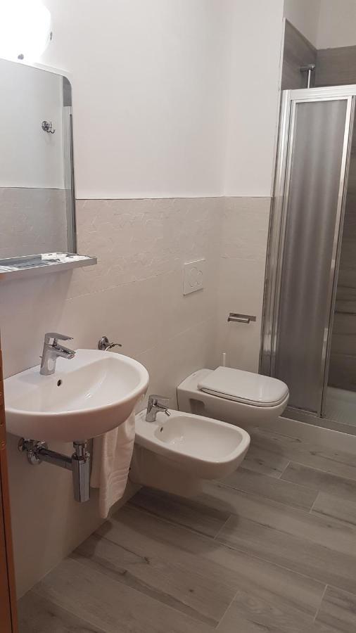 Albergo Paris Соттомарина Экстерьер фото