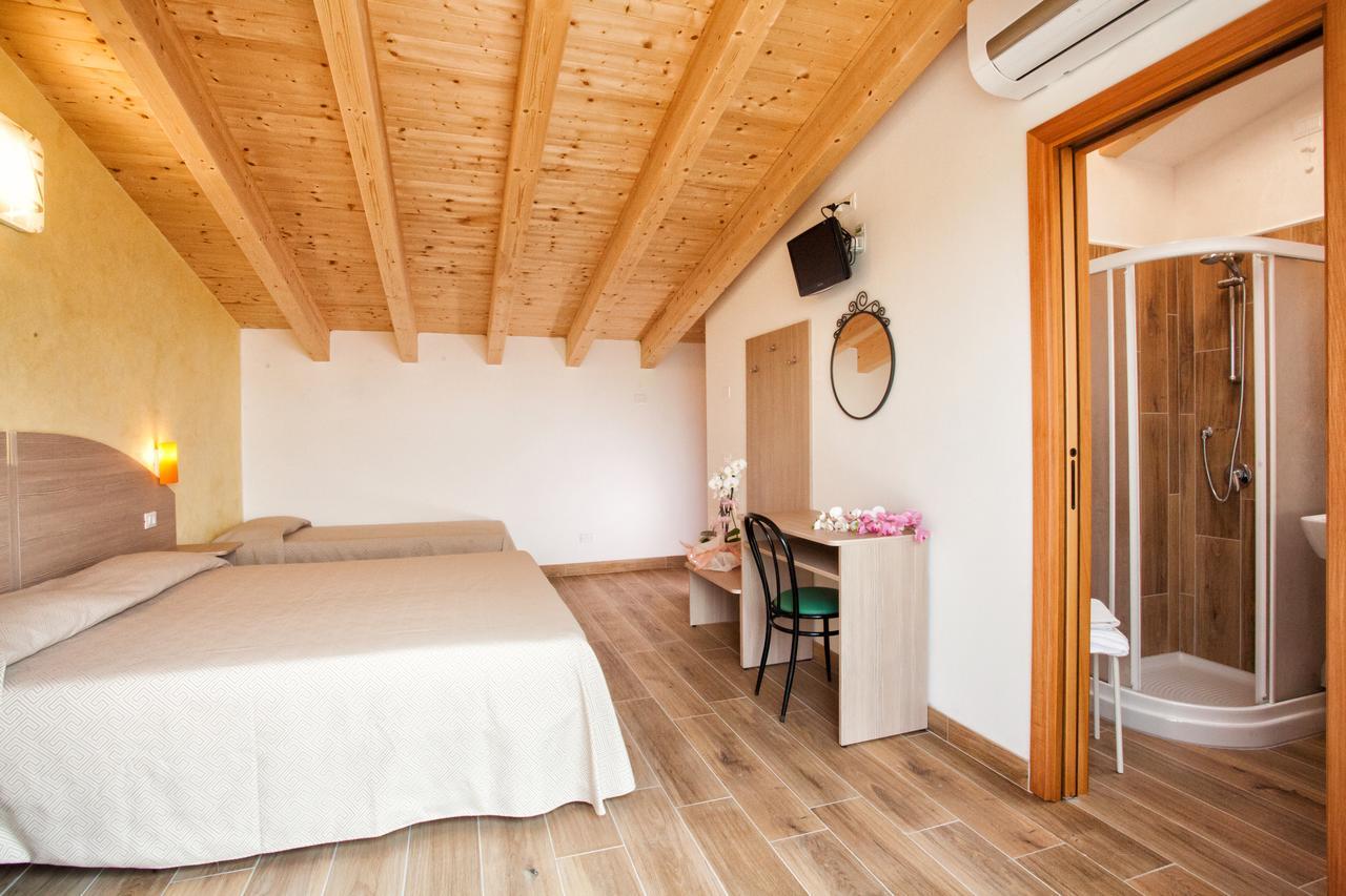 Albergo Paris Соттомарина Экстерьер фото